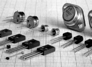 Como funciona um transistor? 6 Transistores